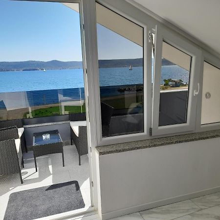 Apartman Prvi Red Do Mora Sveti Filip i Jakov Kültér fotó