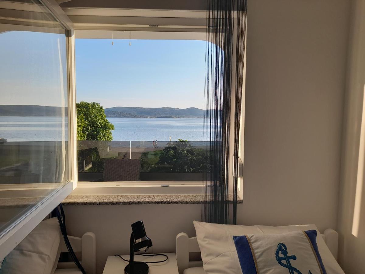 Apartman Prvi Red Do Mora Sveti Filip i Jakov Kültér fotó