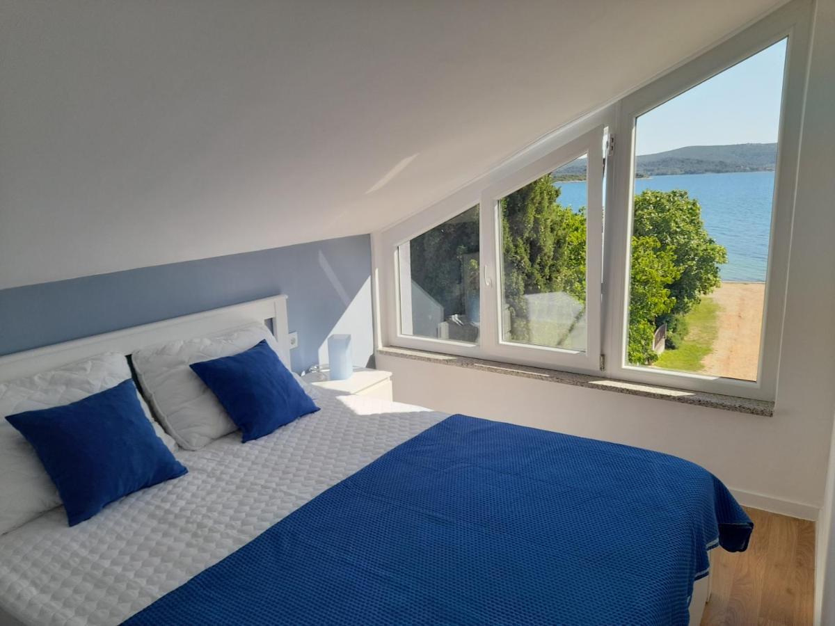 Apartman Prvi Red Do Mora Sveti Filip i Jakov Kültér fotó