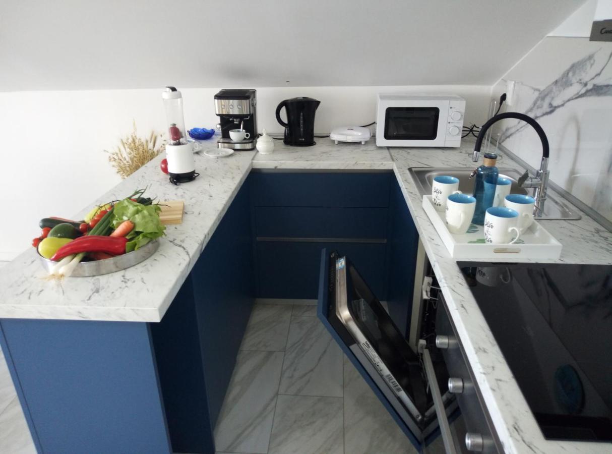 Apartman Prvi Red Do Mora Sveti Filip i Jakov Kültér fotó